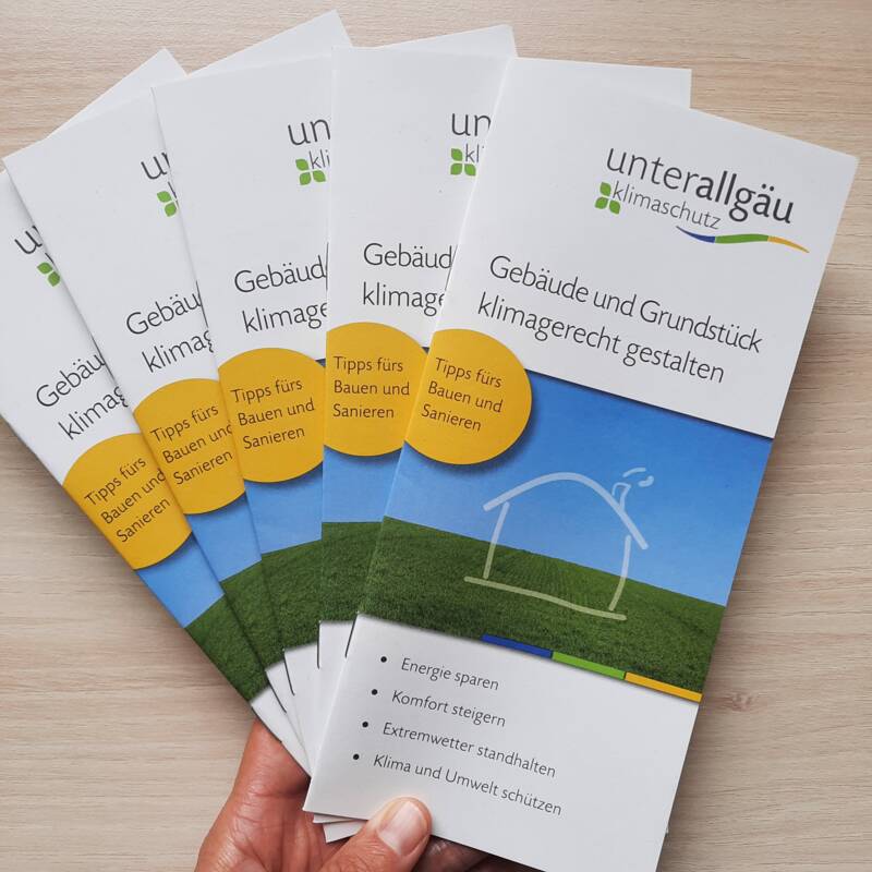 Broschüre "Gebäude und Grundstück klimagerecht gestalten"